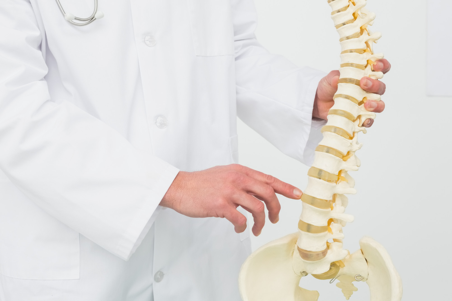 Escoliose: tipos, sintomas e opções de tratamento