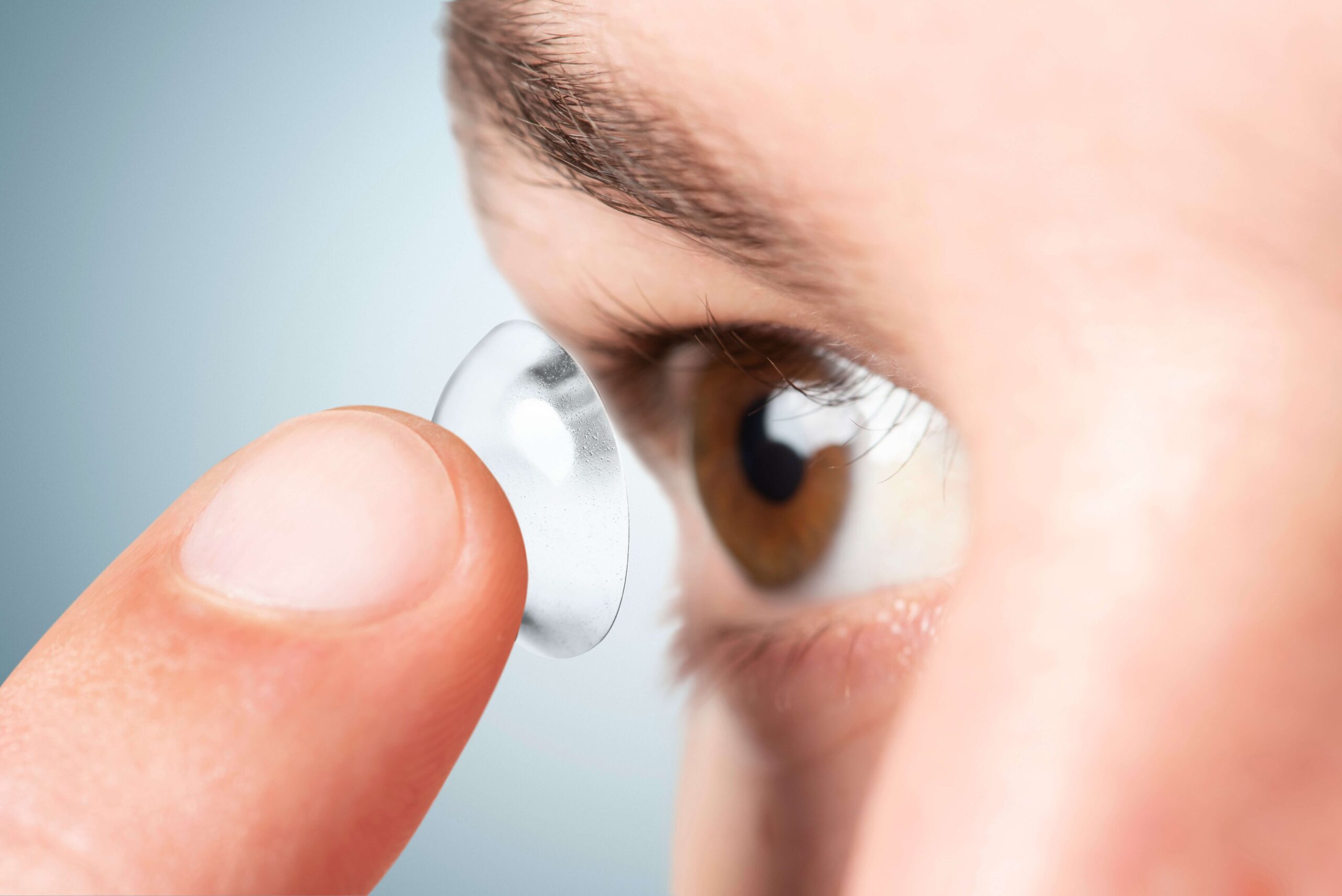 Lentes de Contato: Cuidados, vantages e desvantagens de usar